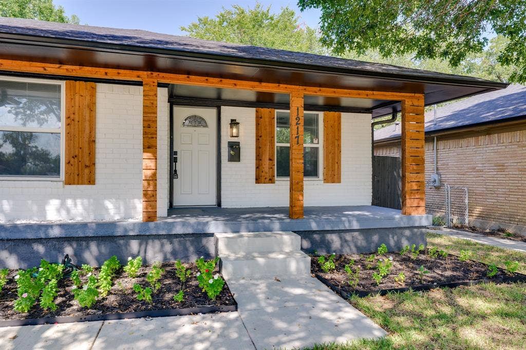 1217 Mayfield Avenue, Garland, TX 75041