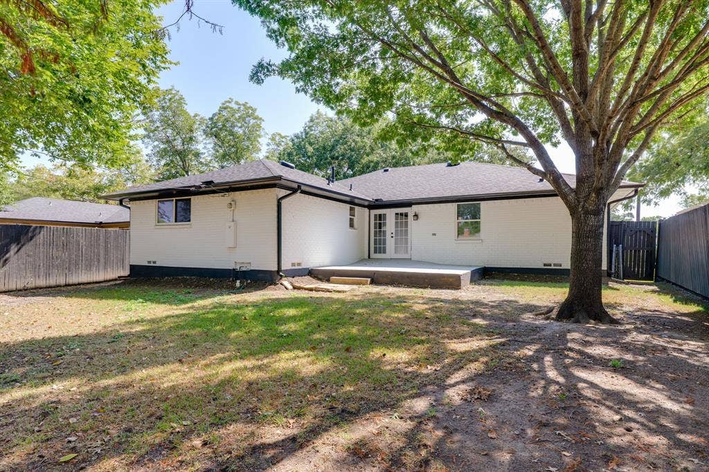 1217 Mayfield Avenue, Garland, TX 75041