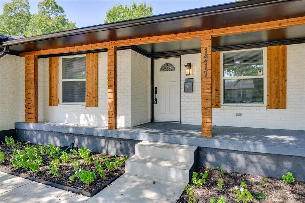 1217 Mayfield Avenue, Garland, TX 75041