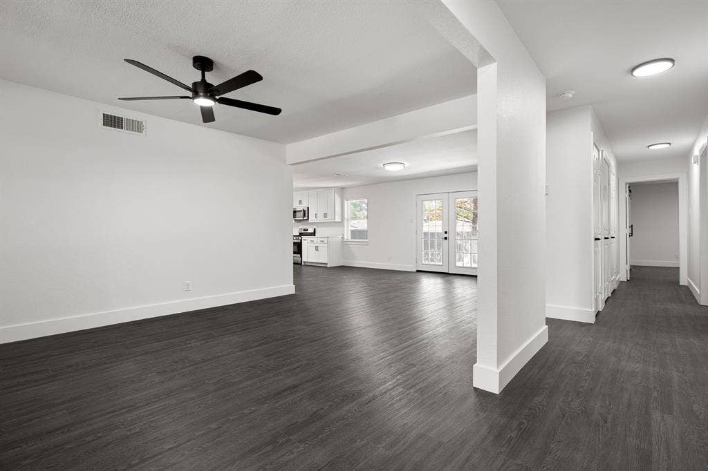 1217 Mayfield Avenue, Garland, TX 75041