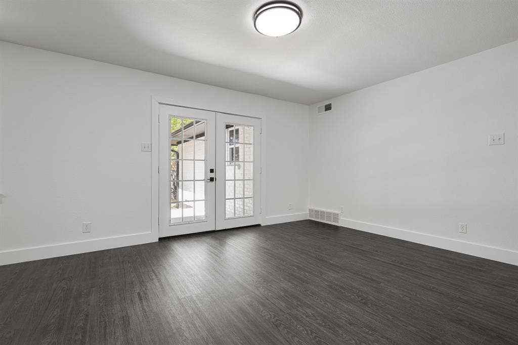 1217 Mayfield Avenue, Garland, TX 75041