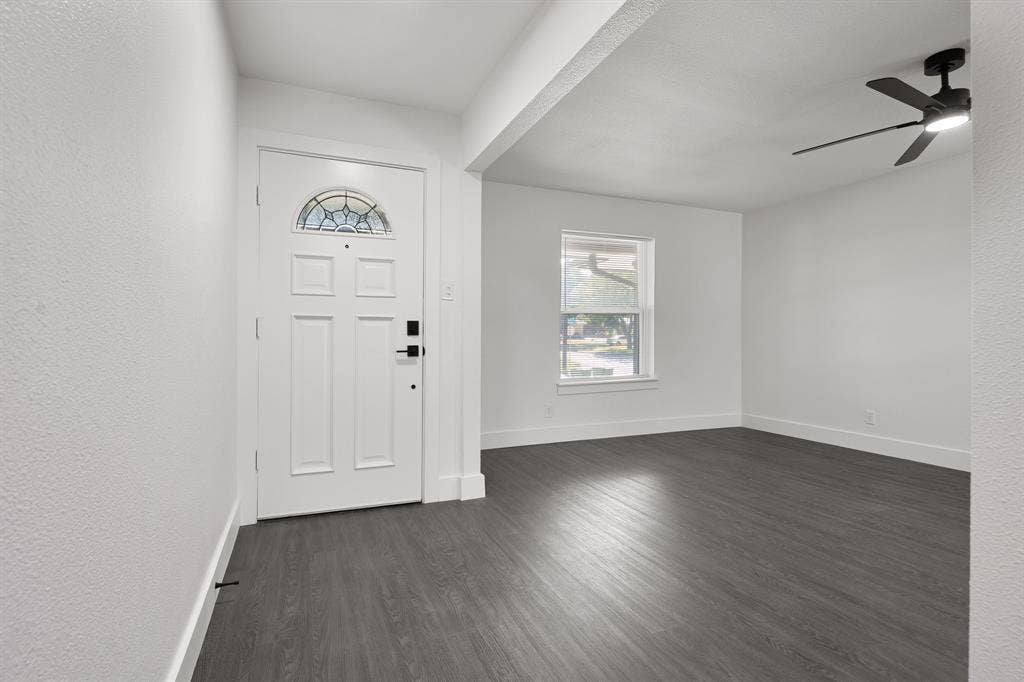 1217 Mayfield Avenue, Garland, TX 75041