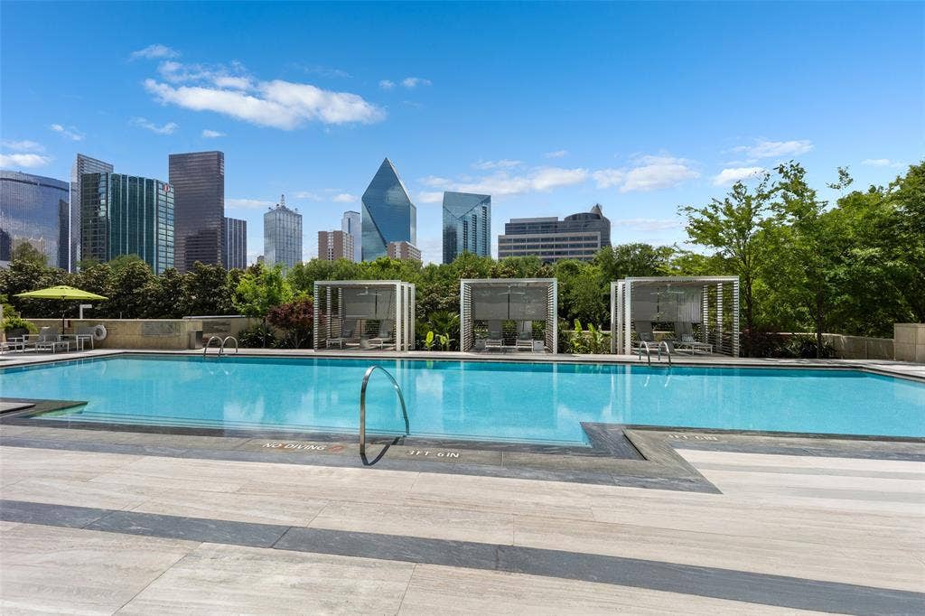 1918 Olive Street, #3901, Dallas, TX 75201 Heated/cooled to ideal year-round temps
