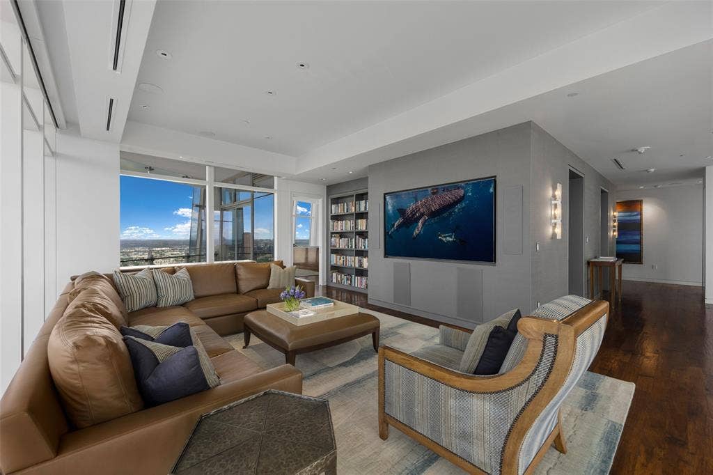 1918 Olive Street, #3901, Dallas, TX 75201 Sky room