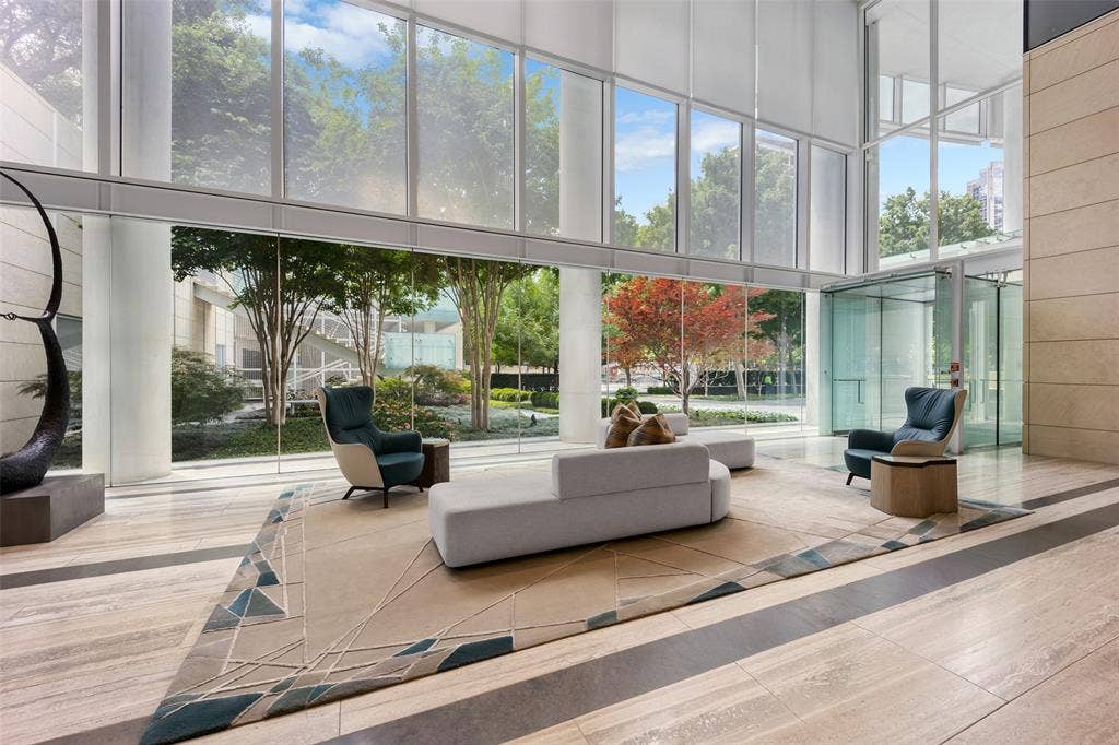 1918 Olive Street, #3901, Dallas, TX 75201 Building lobby