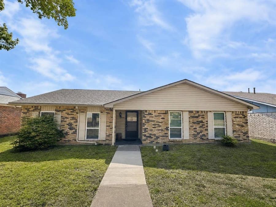 Property photo for 2930 Furneaux Lane, Carrollton, TX