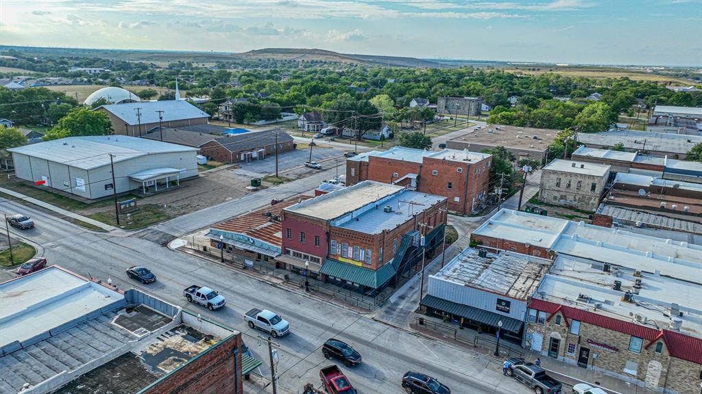 215 W 6th Street, Ferris, TX 75125 215 W 6th Street, Ferris, TX 75125