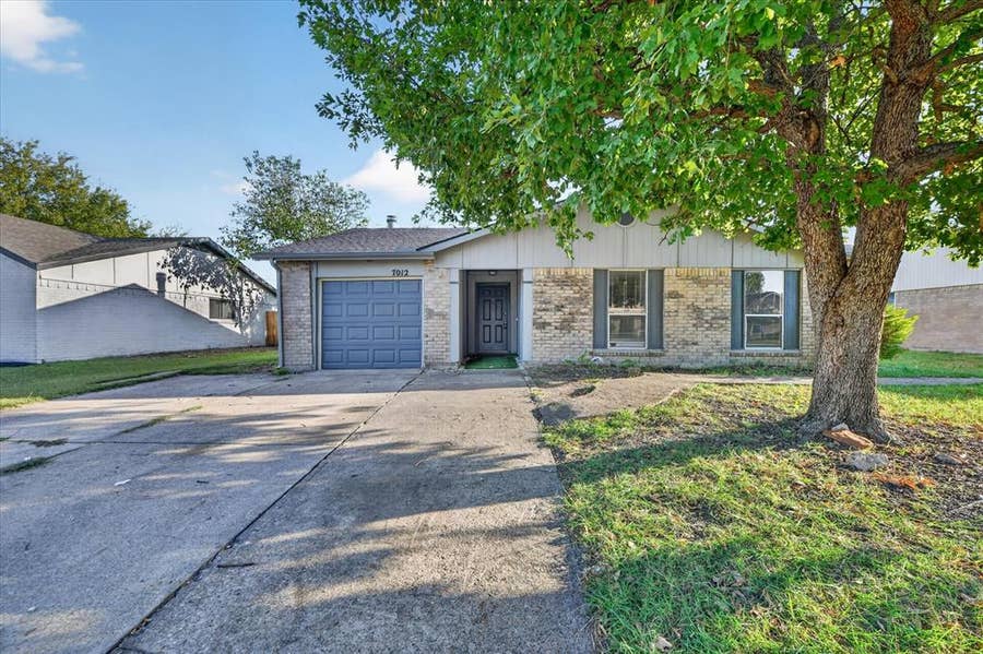 Property photo for 7012 Lincolnshire Lane, North Richland Hills, TX