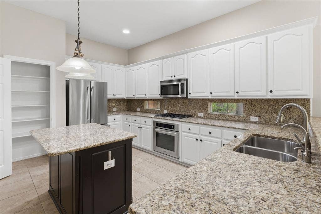 708 Hackberry Ridge Drive, McKinney, TX 75072 708 Hackberry Ridge Drive, McKinney, TX 75072