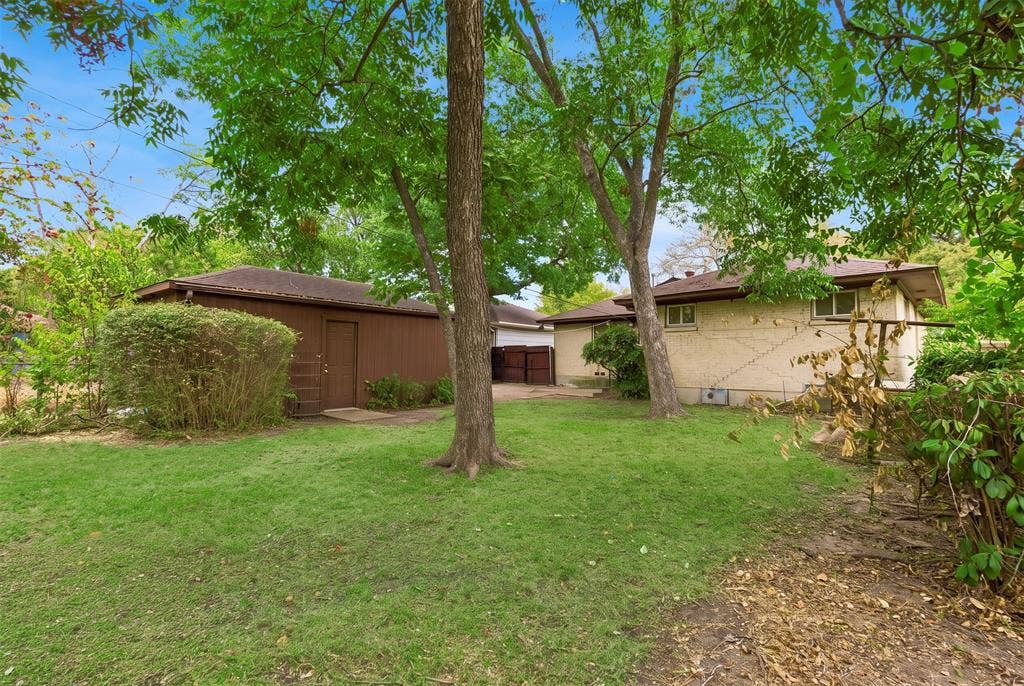 10313 Pinecrest Drive, Dallas, TX 75228