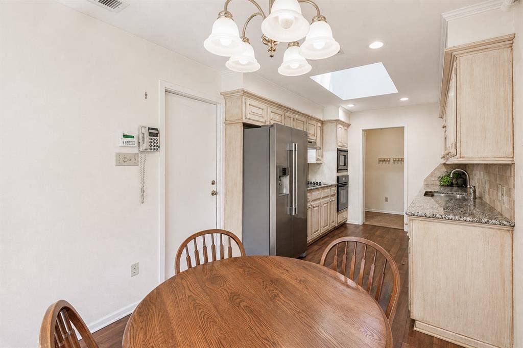 811 Ashford Court, Tyler, TX 75703 Breakfast room