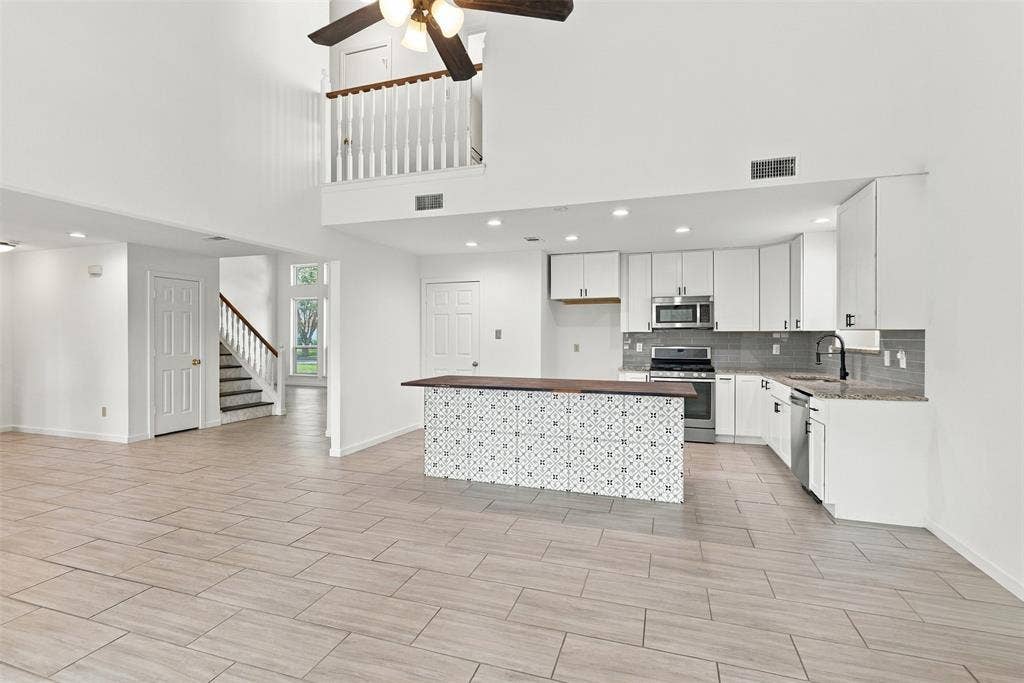 4368 Carolina Street, Grand Prairie, TX 75052 4368 Carolina Street, Grand Prairie, TX 75052