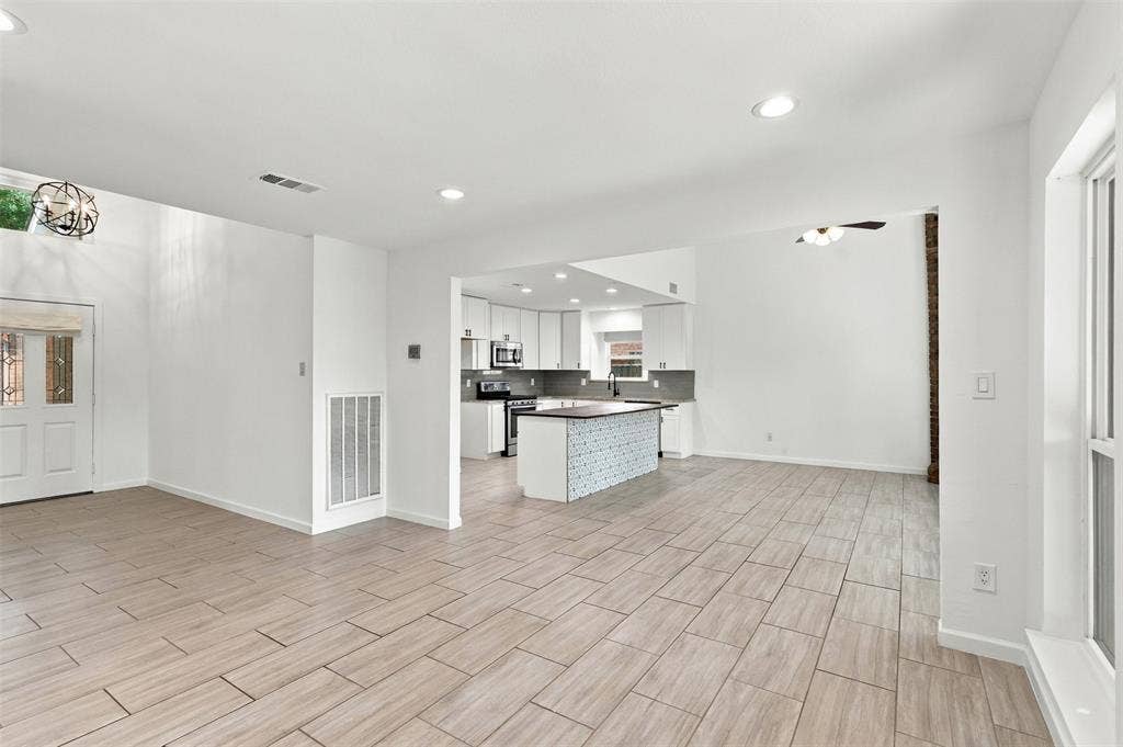 4368 Carolina Street, Grand Prairie, TX 75052 4368 Carolina Street, Grand Prairie, TX 75052