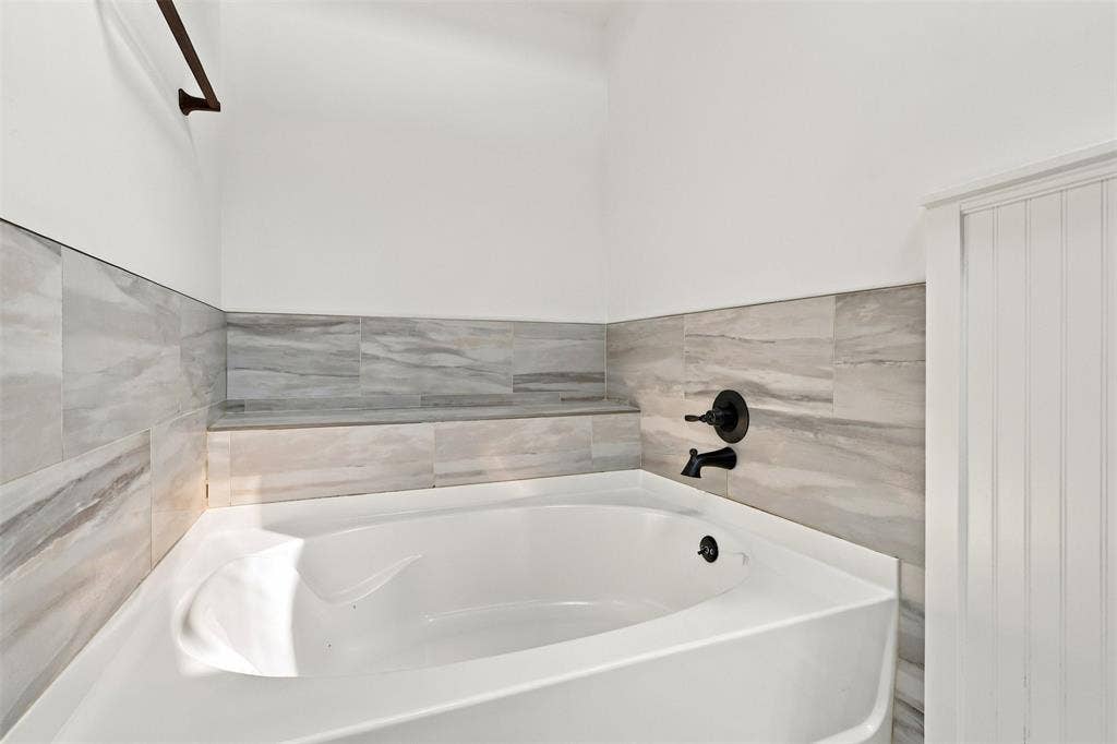 4368 Carolina Street, Grand Prairie, TX 75052 4368 Carolina Street, Grand Prairie, TX 75052