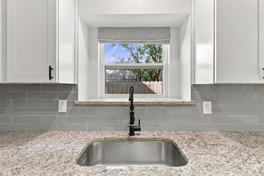 4368 Carolina Street, Grand Prairie, TX 75052 4368 Carolina Street, Grand Prairie, TX 75052