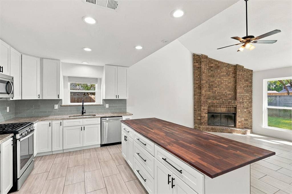 4368 Carolina Street, Grand Prairie, TX 75052 4368 Carolina Street, Grand Prairie, TX 75052