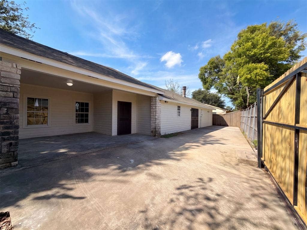 404 Vincent Street, Cedar Hill, TX 75104