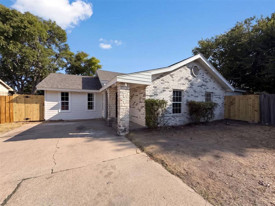 Property photo for 404 Vincent Street, Cedar Hill, TX