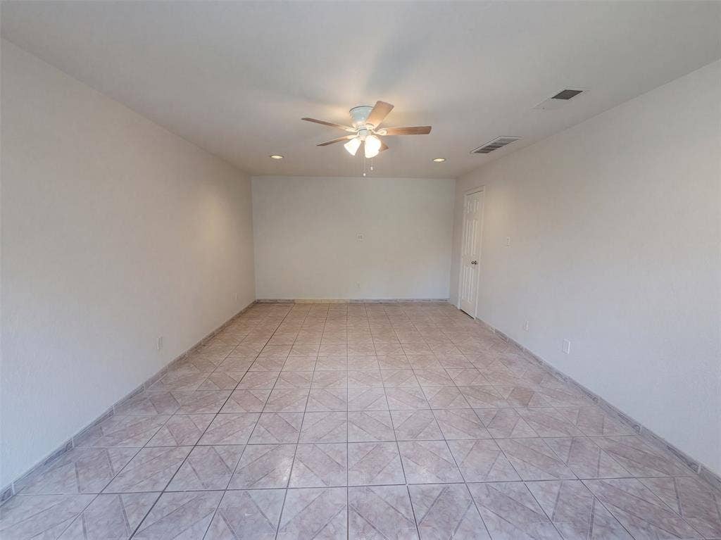 404 Vincent Street, Cedar Hill, TX 75104