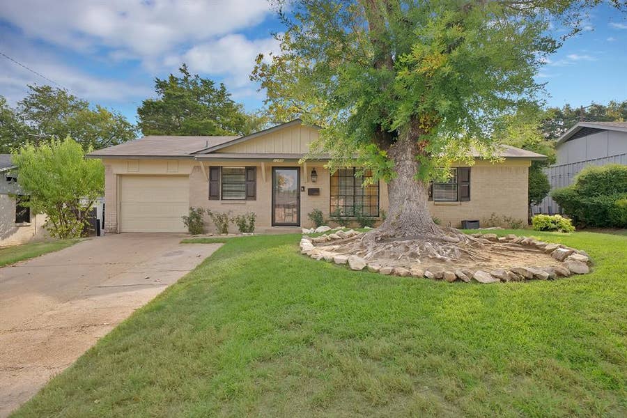 Property photo for 1258 Hidden Valley Drive, Dallas, TX