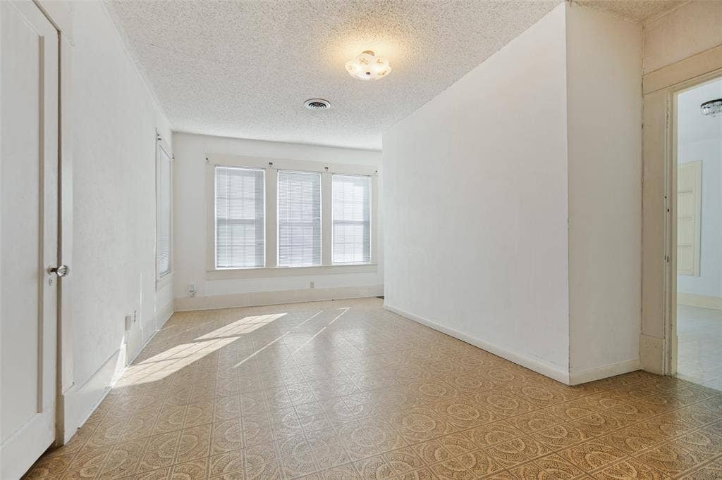 5906 Palo Pinto Avenue, Dallas, TX 75206 5906 Palo Pinto Avenue, Dallas, TX 75206