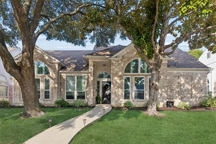 Property photo for 5709 Highgate Lane, Rowlett, TX