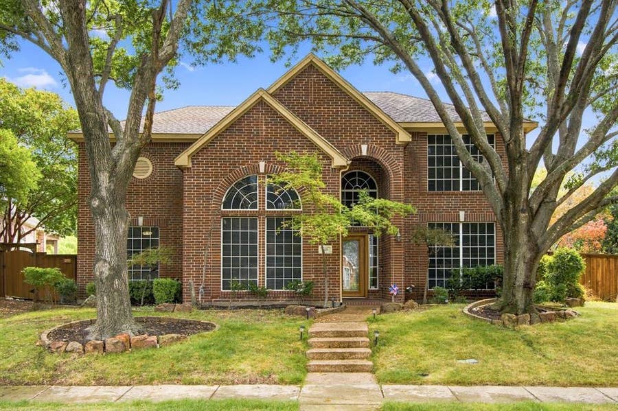 Property photo for 816 Rolling Meadows Court, Allen, TX