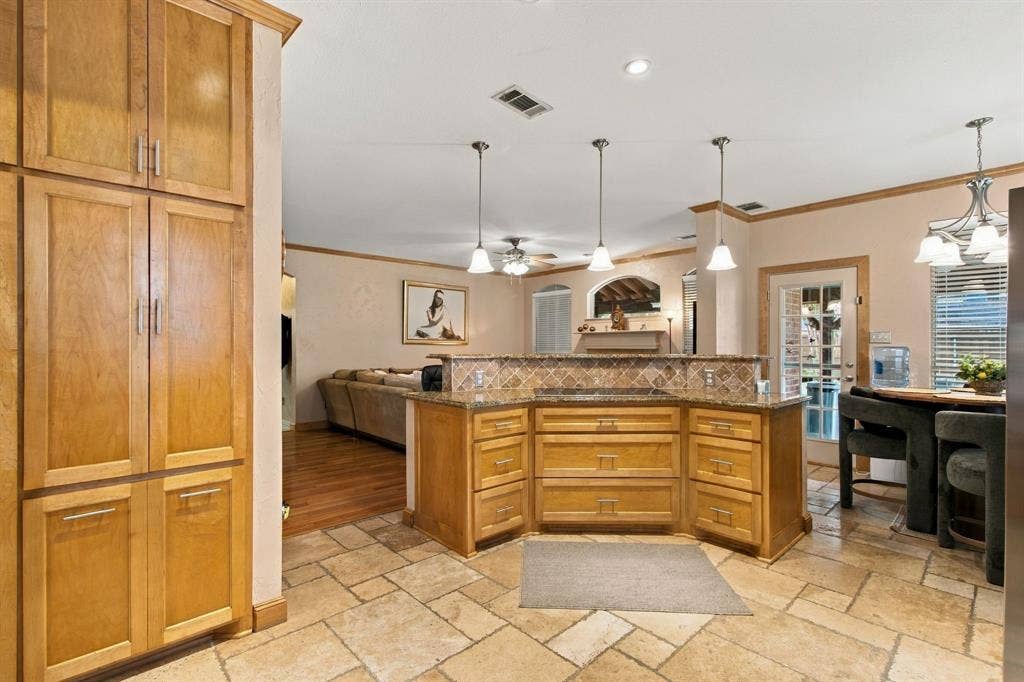 816 Rolling Meadows Court, Allen, TX 75013