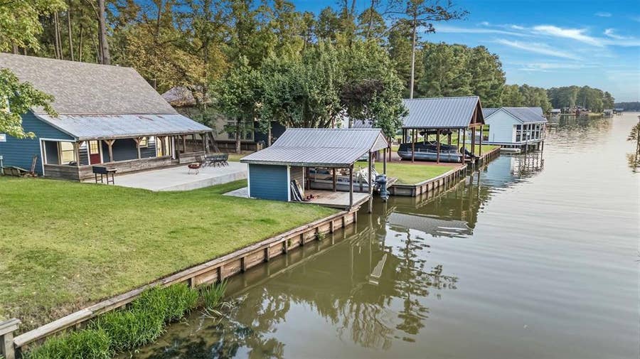 Property photo for 310 Cypress Creek Drive, Mount Vernon, TX