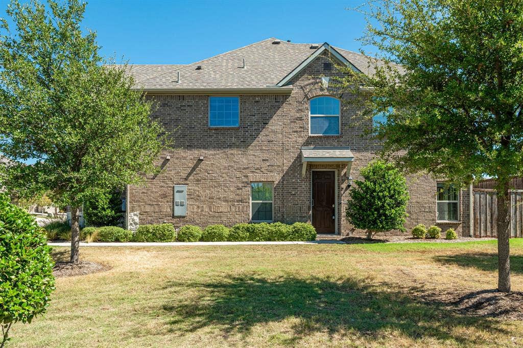 2700 Starburst Drive, Little Elm, TX 75068