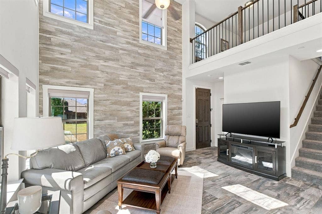 2700 Starburst Drive, Little Elm, TX 75068