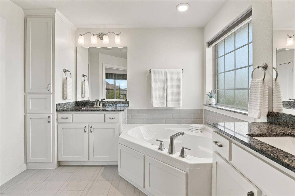 2700 Starburst Drive, Little Elm, TX 75068
