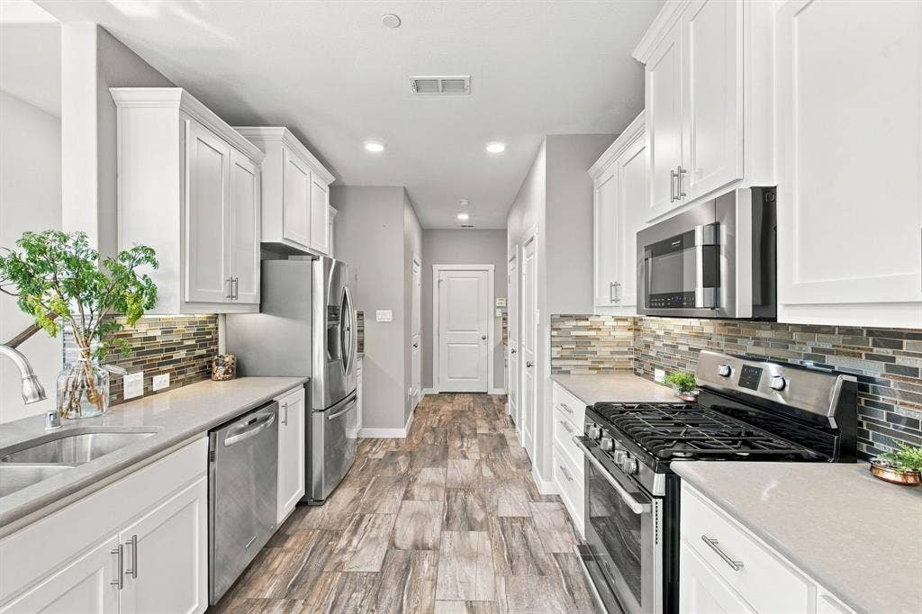 2700 Starburst Drive, Little Elm, TX 75068