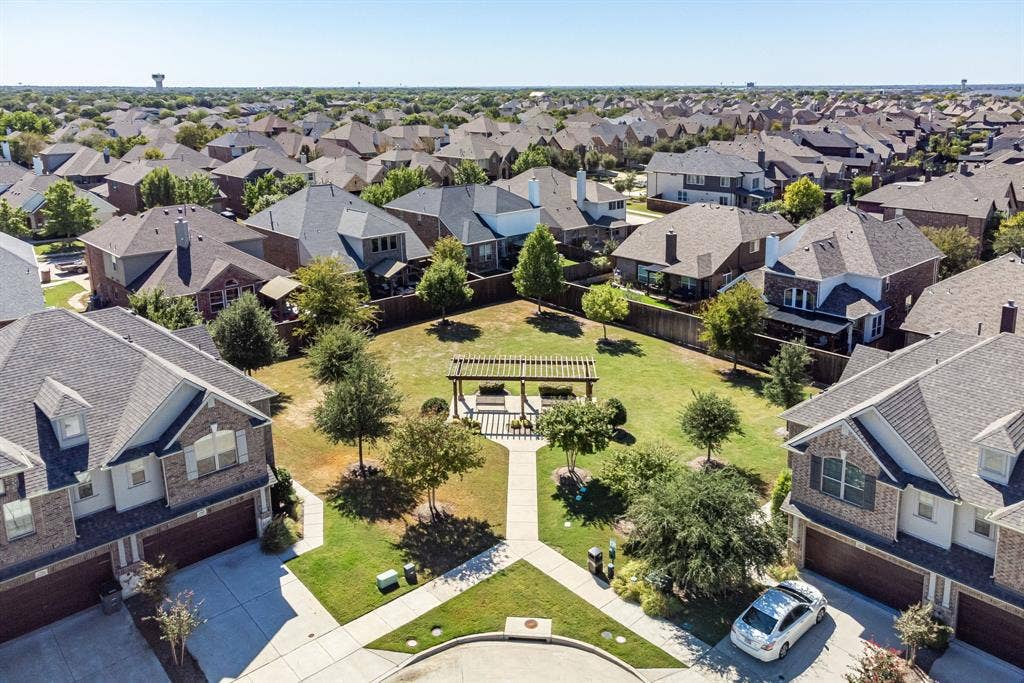 2700 Starburst Drive, Little Elm, TX 75068
