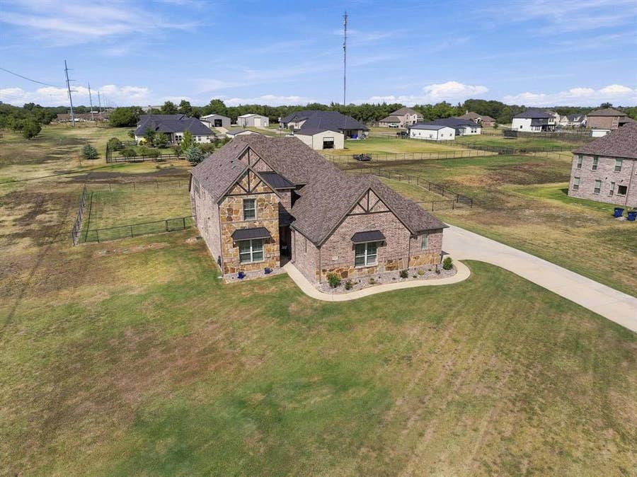 Property photo for 348 Magnolia Drive, Van Alstyne, TX
