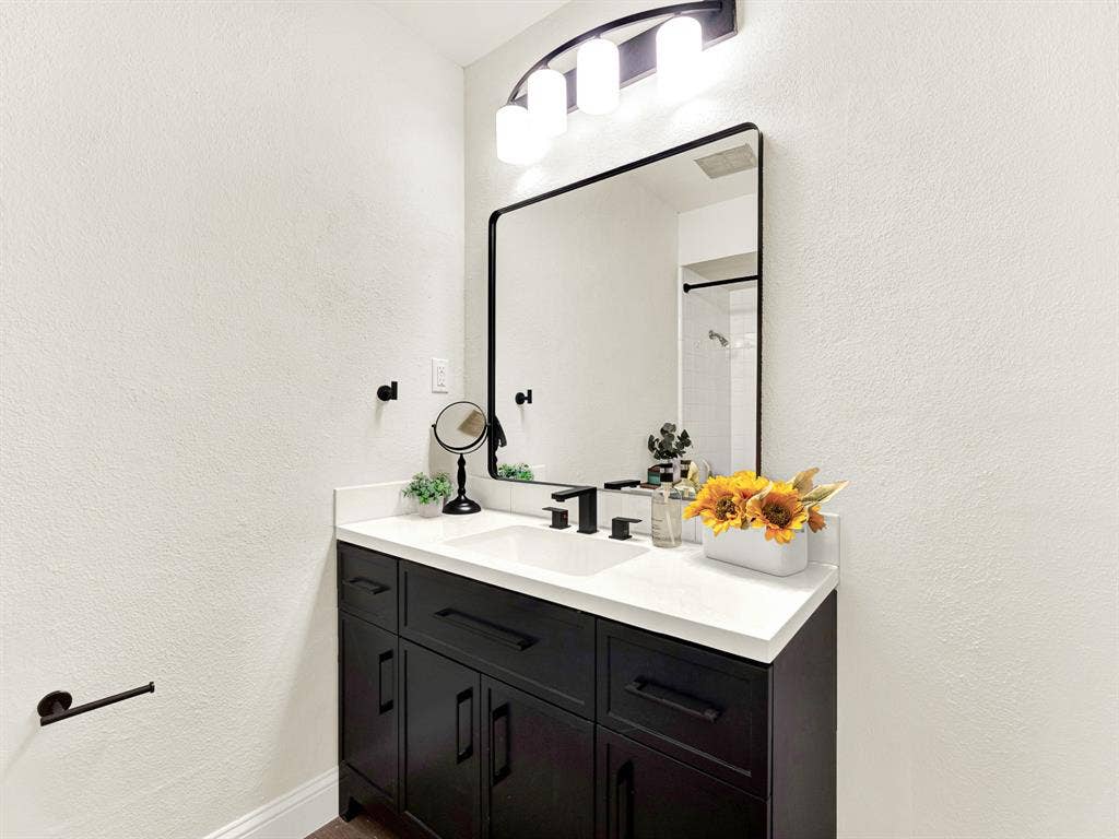 914 Prestwick Lane, Richardson, TX 75080 914 Prestwick Lane, Richardson, TX 75080