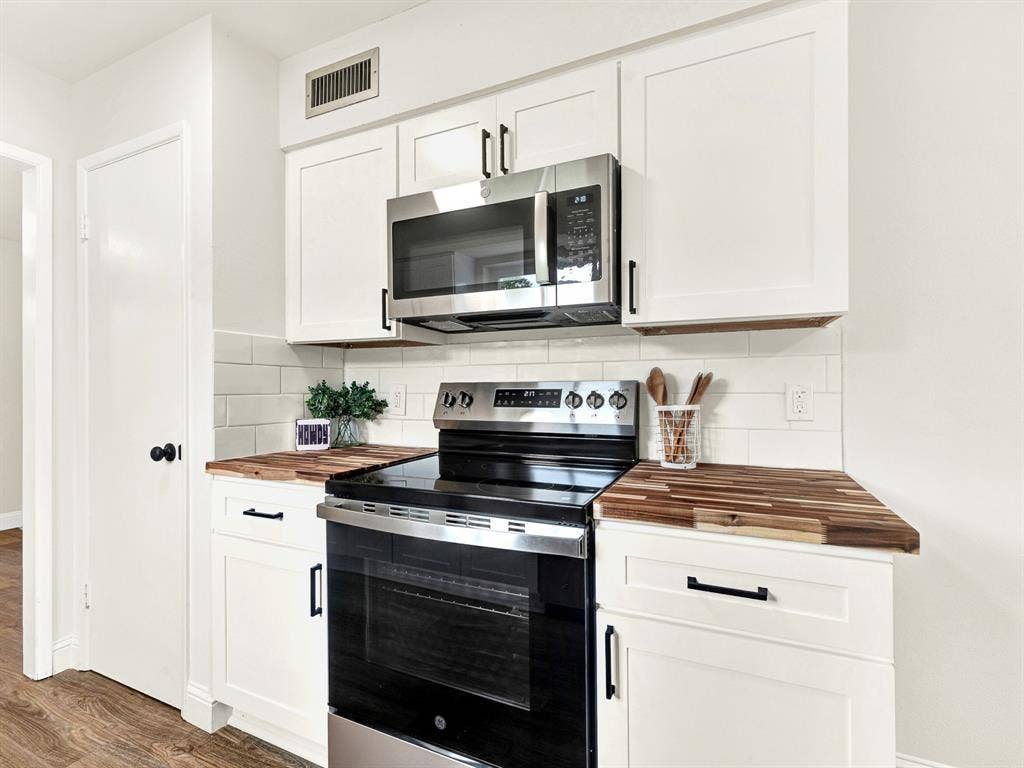 914 Prestwick Lane, Richardson, TX 75080 914 Prestwick Lane, Richardson, TX 75080