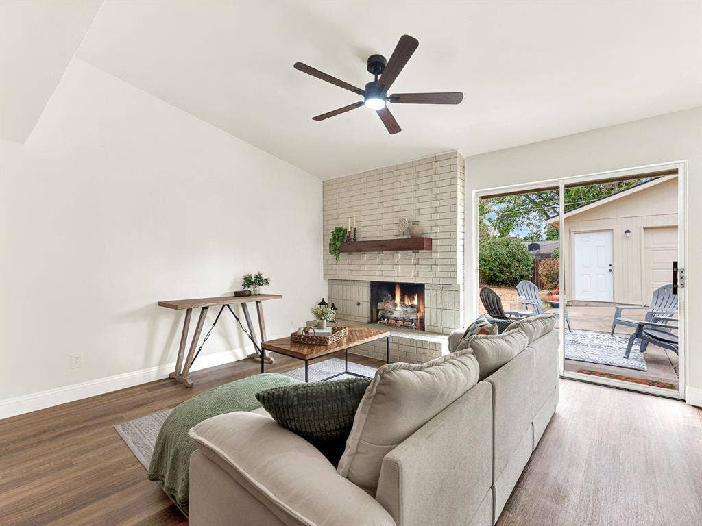 914 Prestwick Lane, Richardson, TX 75080 914 Prestwick Lane, Richardson, TX 75080