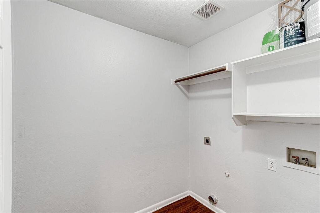 6433 Leana Avenue, Dallas, TX 75241 6433 Leana Avenue, Dallas, TX 75241