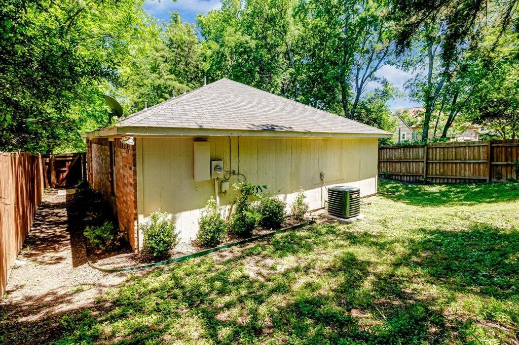 6433 Leana Avenue, Dallas, TX 75241 6433 Leana Avenue, Dallas, TX 75241