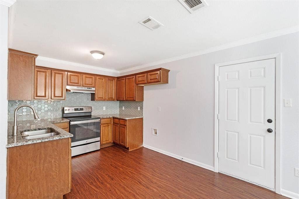 6433 Leana Avenue, Dallas, TX 75241 6433 Leana Avenue, Dallas, TX 75241