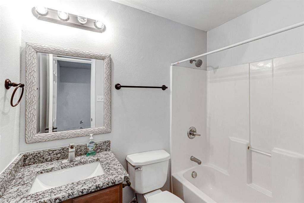 6433 Leana Avenue, Dallas, TX 75241 6433 Leana Avenue, Dallas, TX 75241