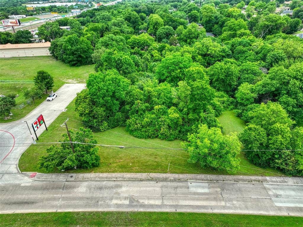 225 E Laureland Road, Dallas, TX 75241 225 E Laureland Road, Dallas, TX 75241