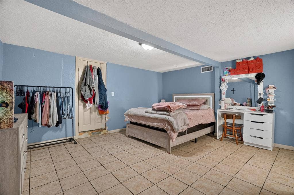5800 Dallas Avenue, Fort Worth, TX 76112 Additional content
