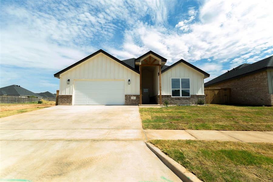 Property photo for 7633 Mountain View Road, Abilene, TX