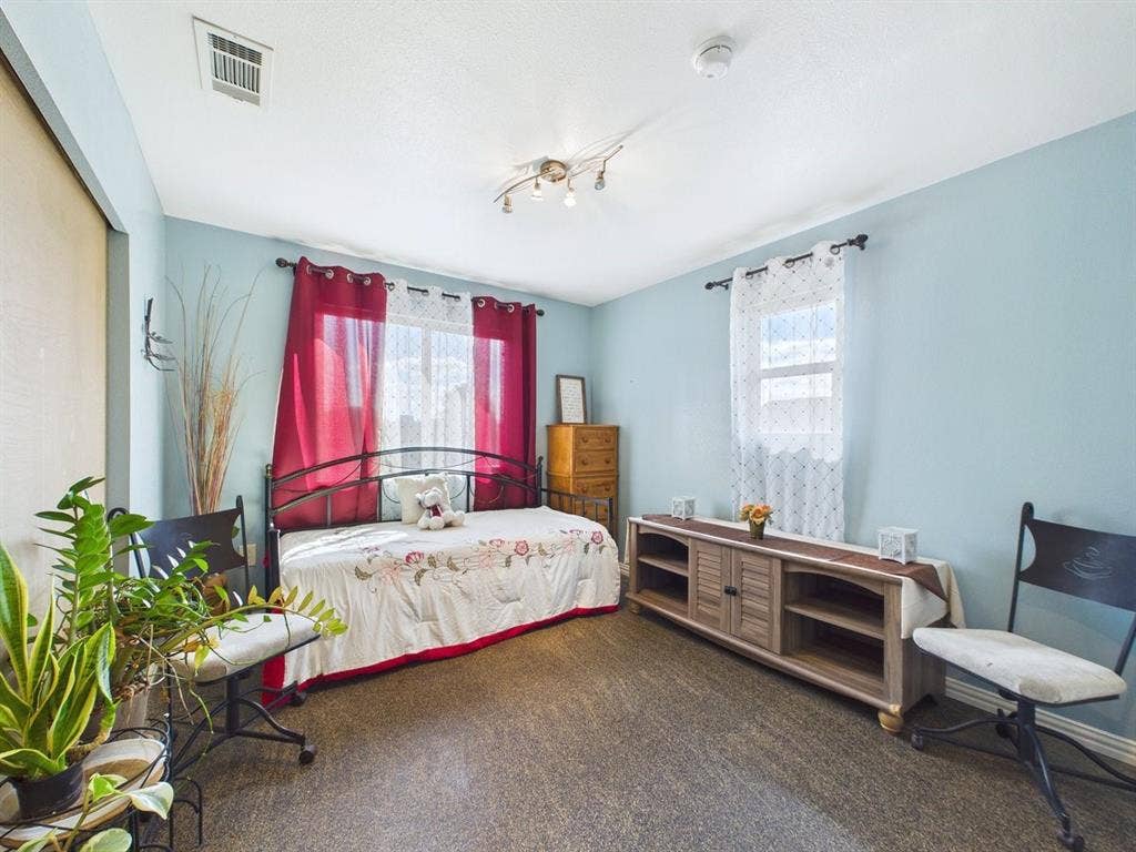 9335 Whittenburg Gate, Dallas, TX 75243 Textured carpeting throughout