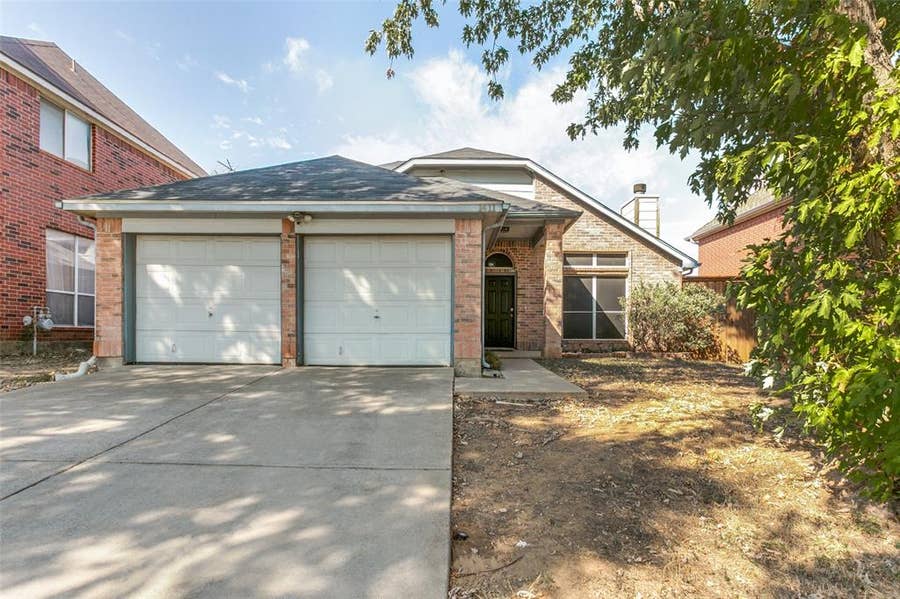 Property photo for 1411 Chinaberry Drive, Lewisville, TX