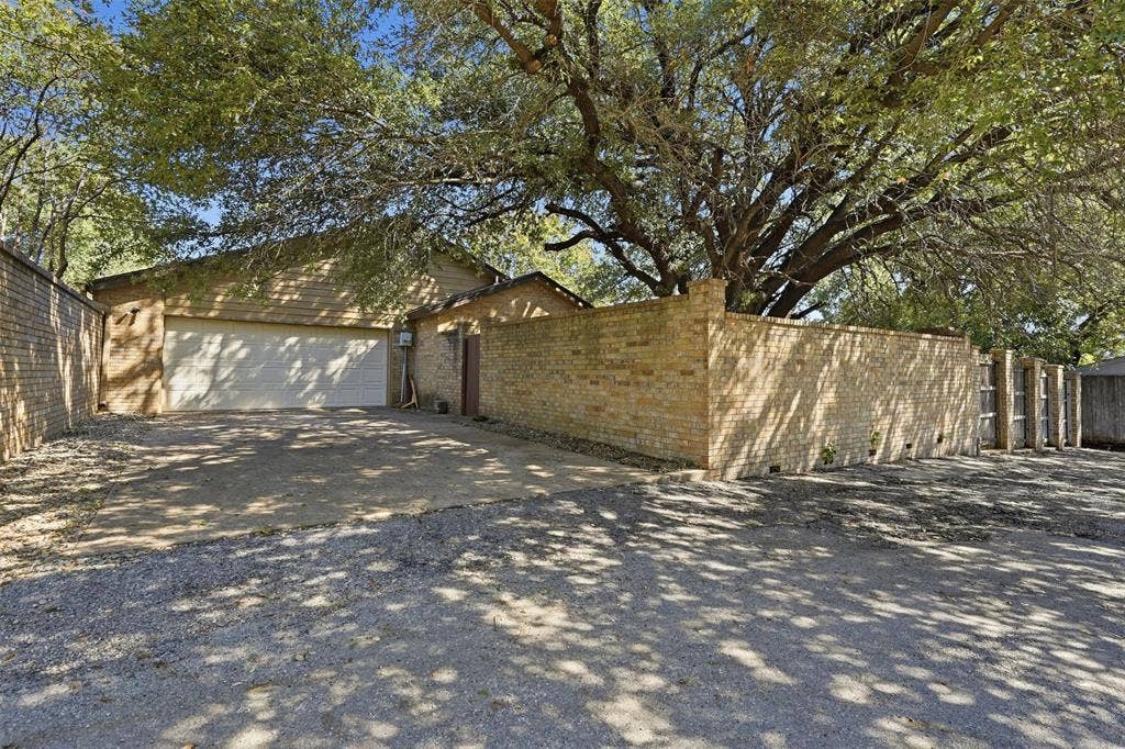 Rear Entry Garage