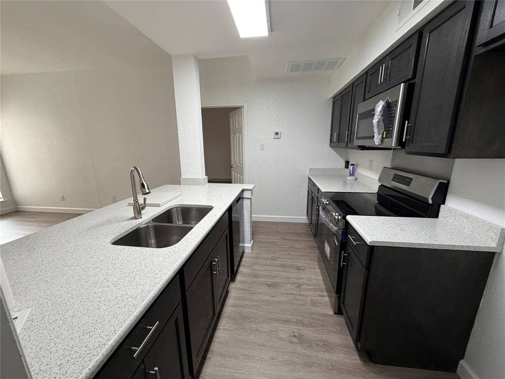6760 Eastridge Drive, #106, Dallas, TX 75231 6760 Eastridge Drive, #106, Dallas, TX 75231