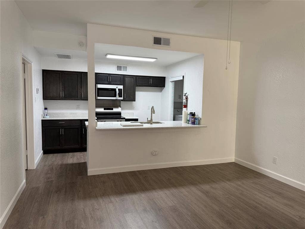 6760 Eastridge Drive, #106, Dallas, TX 75231 6760 Eastridge Drive, #106, Dallas, TX 75231
